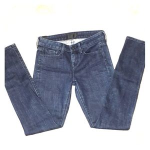 Vince skinny jeans. Size 25